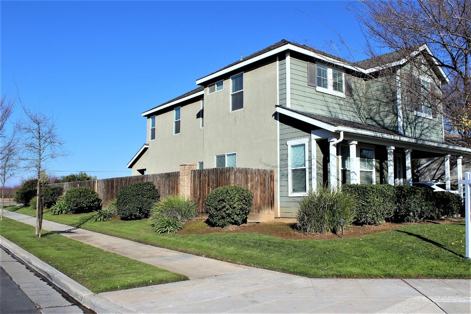 370 Abbott Avenue Reedley, CA 93654 - Photo 4 of 41 Gallery Image 4
