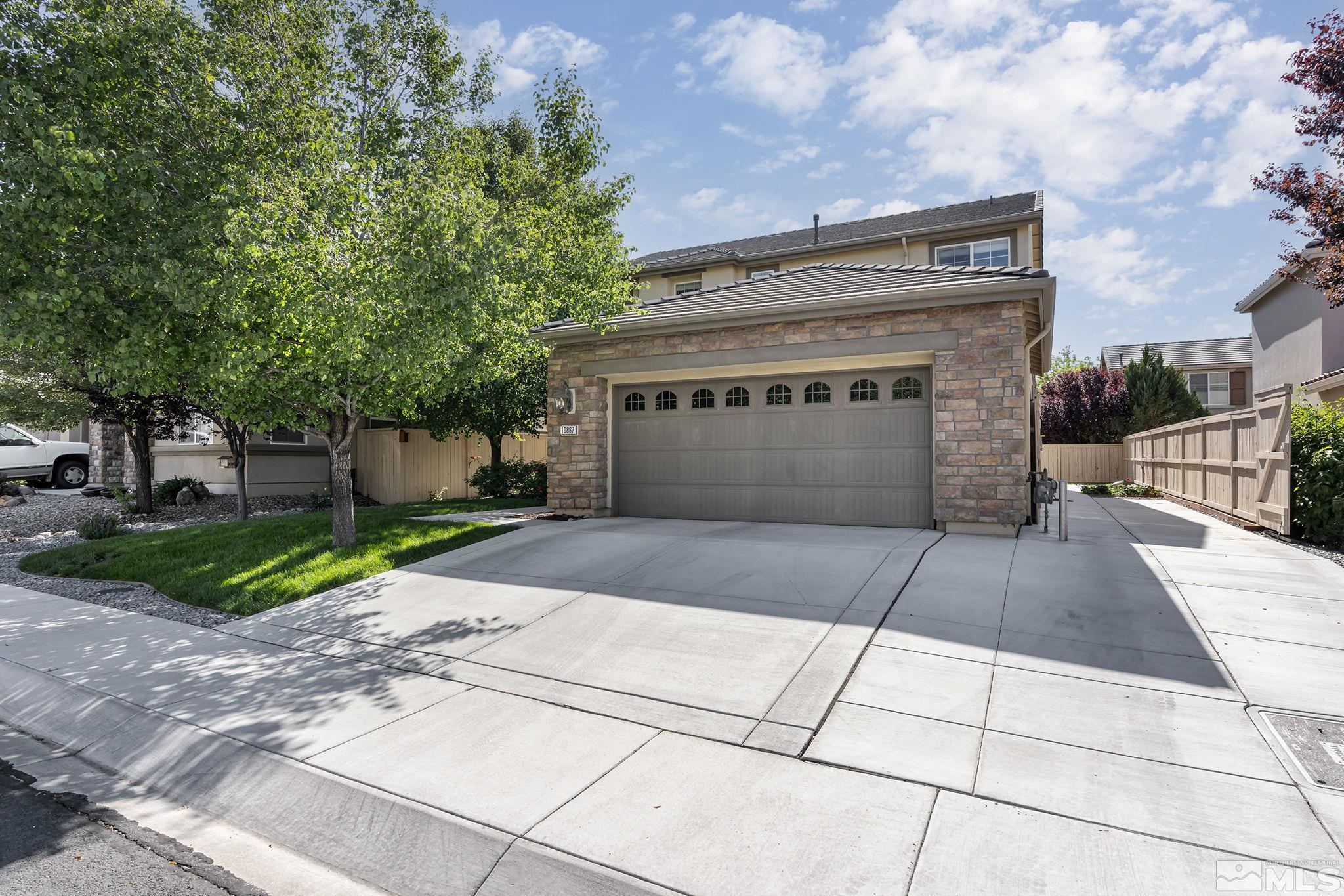 10867 Pebble Hill Drive Reno, NV 89521 - Photo 2 of 40 Photo 2