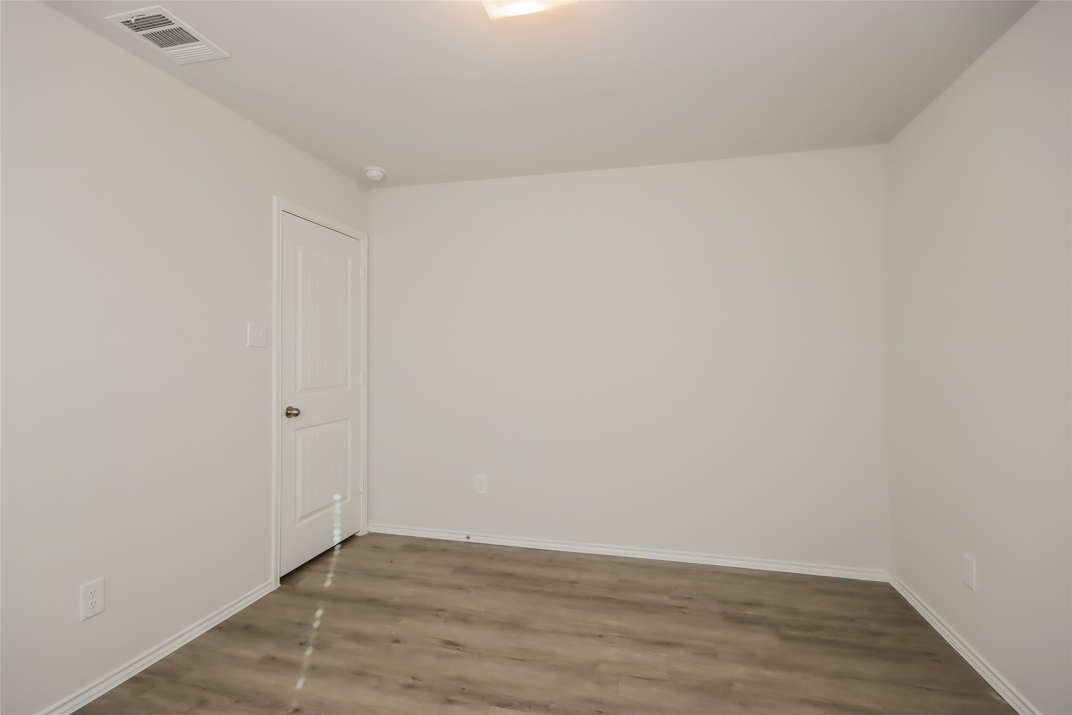 3512 Cub Court Conroe, TX 77301 - Photo 9 of 18 a view of an empty room