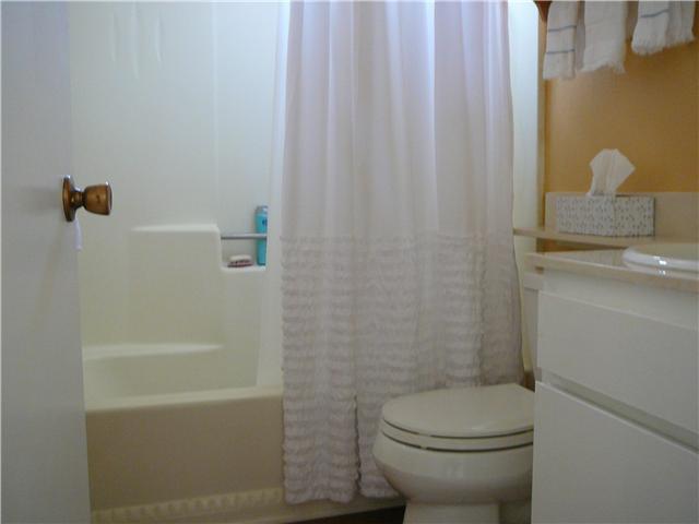 1452 Panorama Ridge Road Oceanside, CA 92056 - Photo 7 of 21 Well maintained bathroom (shower/bathtub combo), located between the two bedrooms.