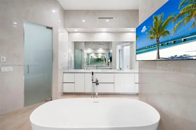 $6,295,000 | 2800 Northeast 40th Street, Fort Lauderdale, FL 33308