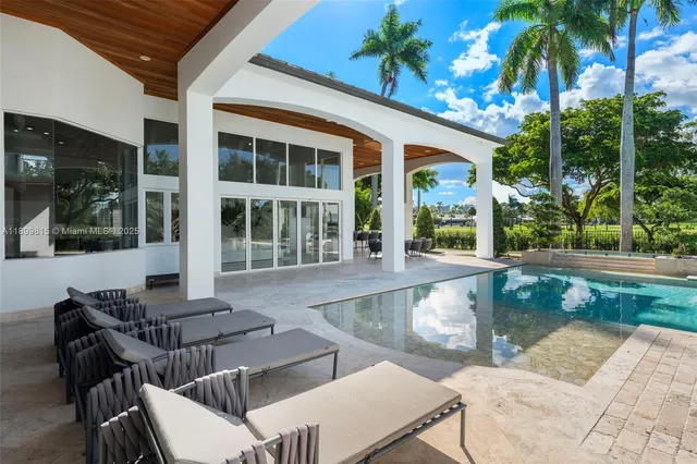$6,295,000 | 2800 Northeast 40th Street, Fort Lauderdale, FL 33308