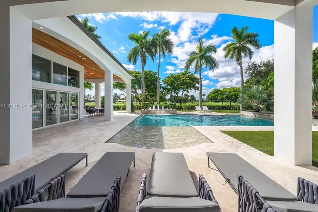 $6,295,000 | 2800 Northeast 40th Street, Fort Lauderdale, FL 33308