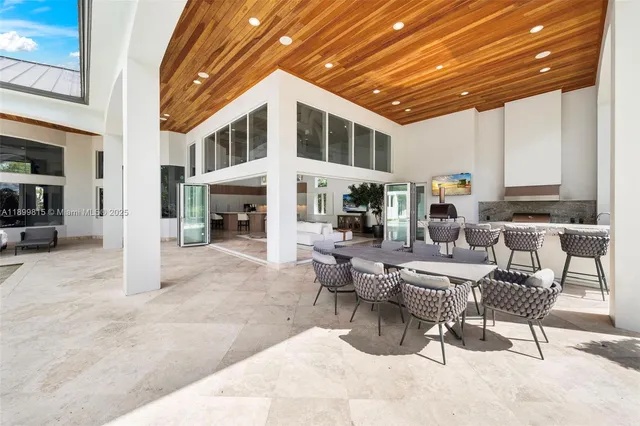 $6,295,000 | 2800 Northeast 40th Street, Fort Lauderdale, FL 33308