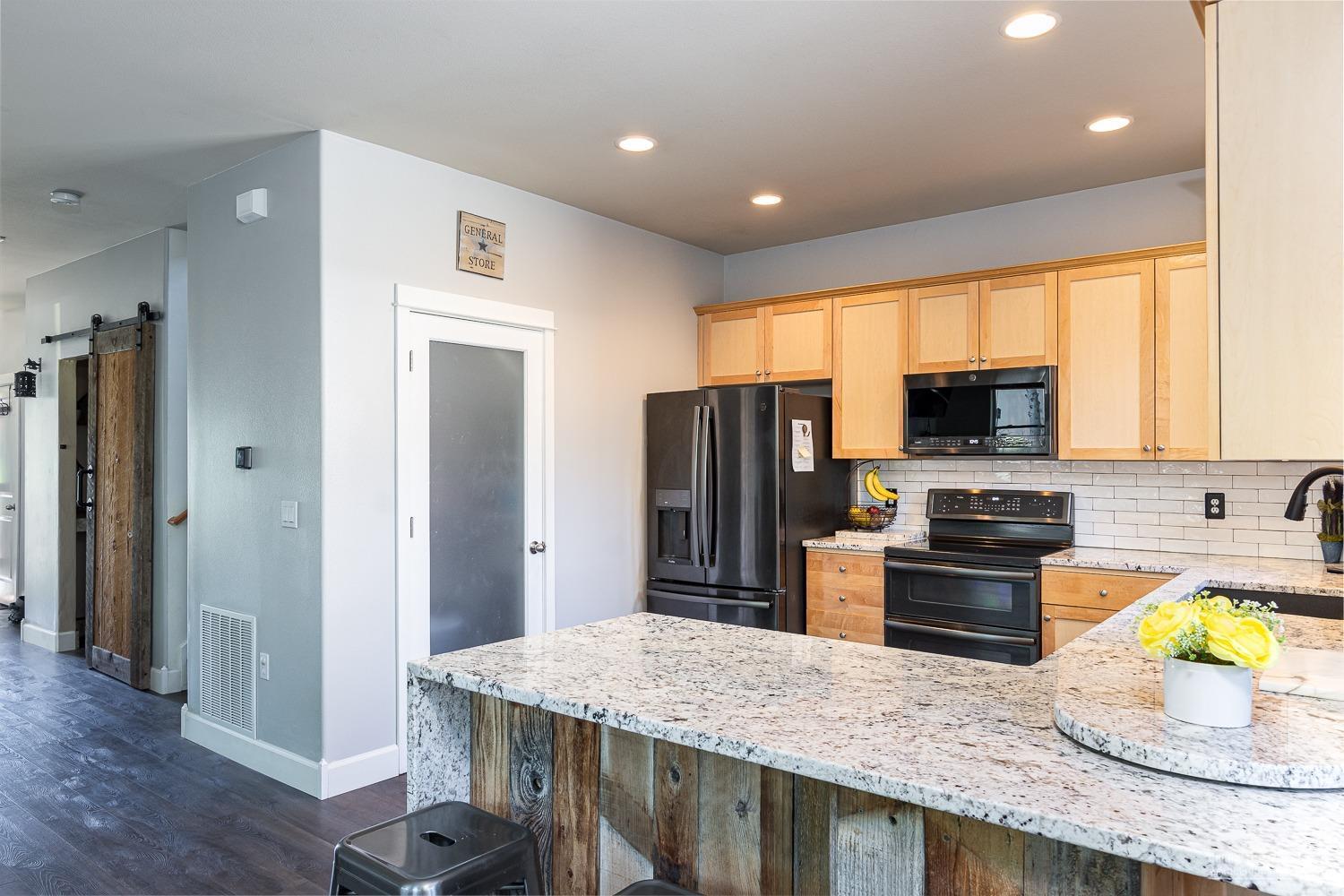 20380 Rocca Way Bend, OR 97702 - Photo 9 of 25 Additional Photo