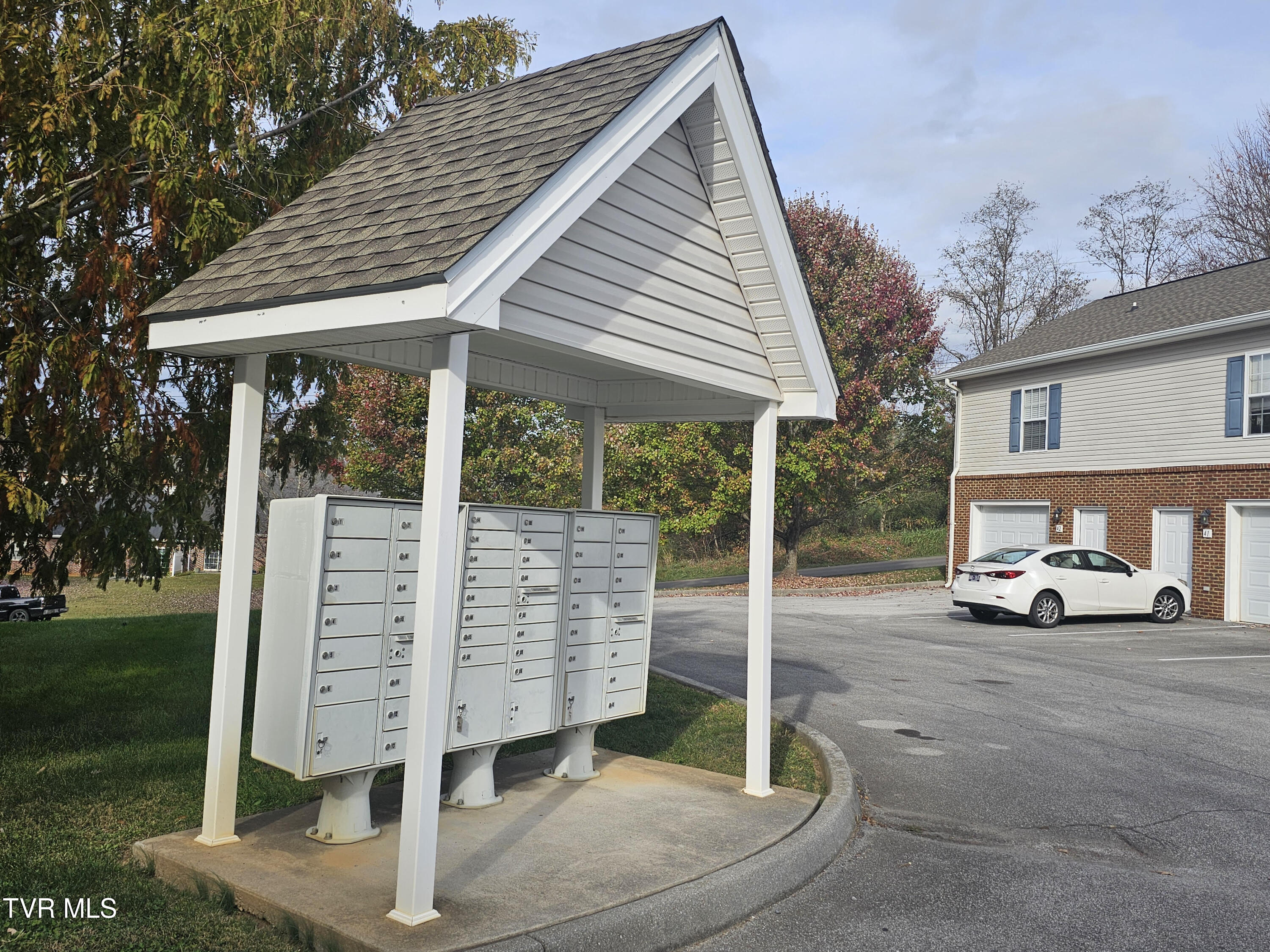 405 Christian Church Road, Unit 2 Johnson City, TN 37615 - Photo 4 of 16 4