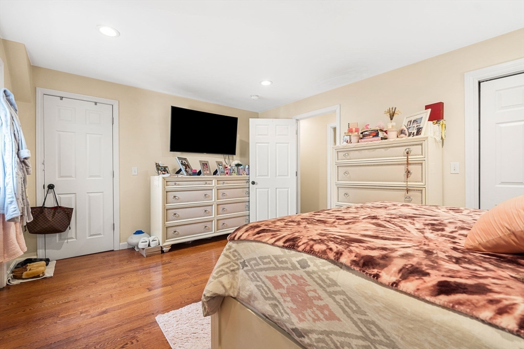 883 Grinnell Street Fall River, MA 02721 - Photo 8 of 41