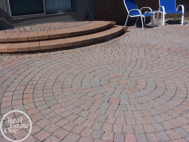49248 Monte Road New Baltimore, MI 48047 - Photo 12 of 54 31360643-11.JPG