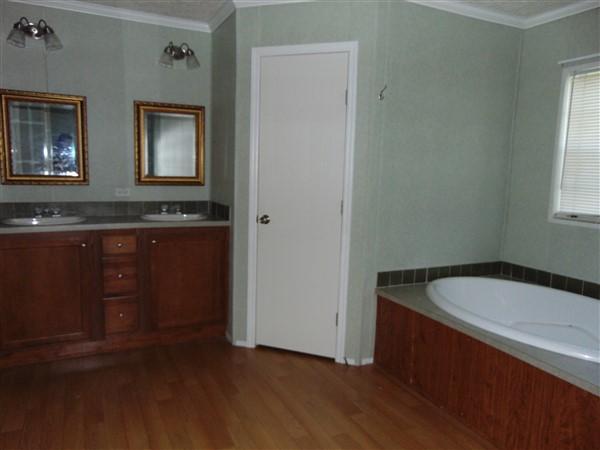 342 Vanderheide Road DeFuniak Springs, FL 32433 - Photo 14 of 27 BR 1 Master Bath (4)