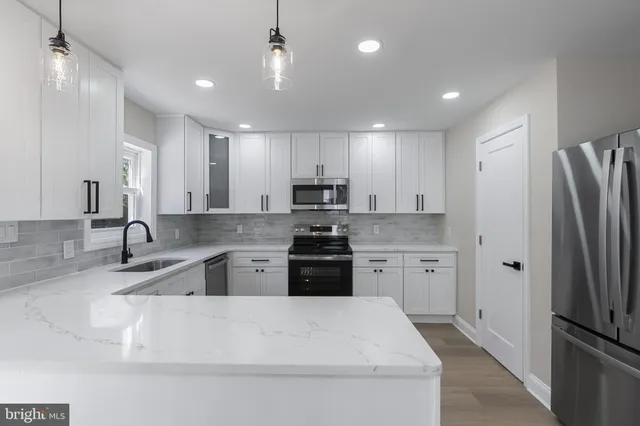 $379,900 | 12 Booker Circle, New Castle, DE 19720