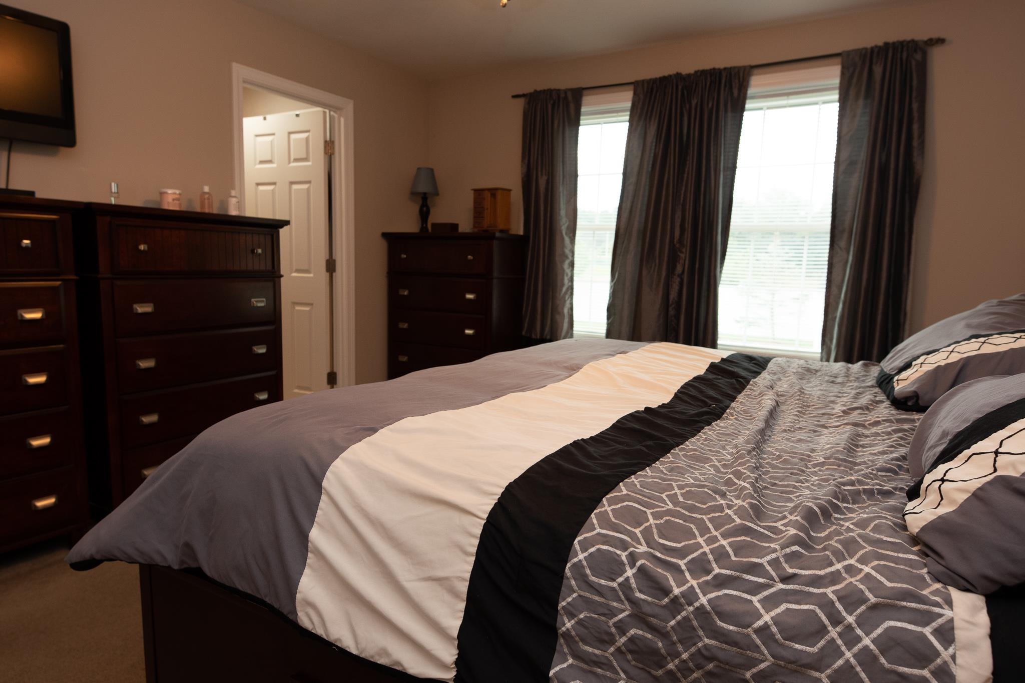 129 Pine Hill Road Nashua, NH 03063 - Photo 12 of 32
