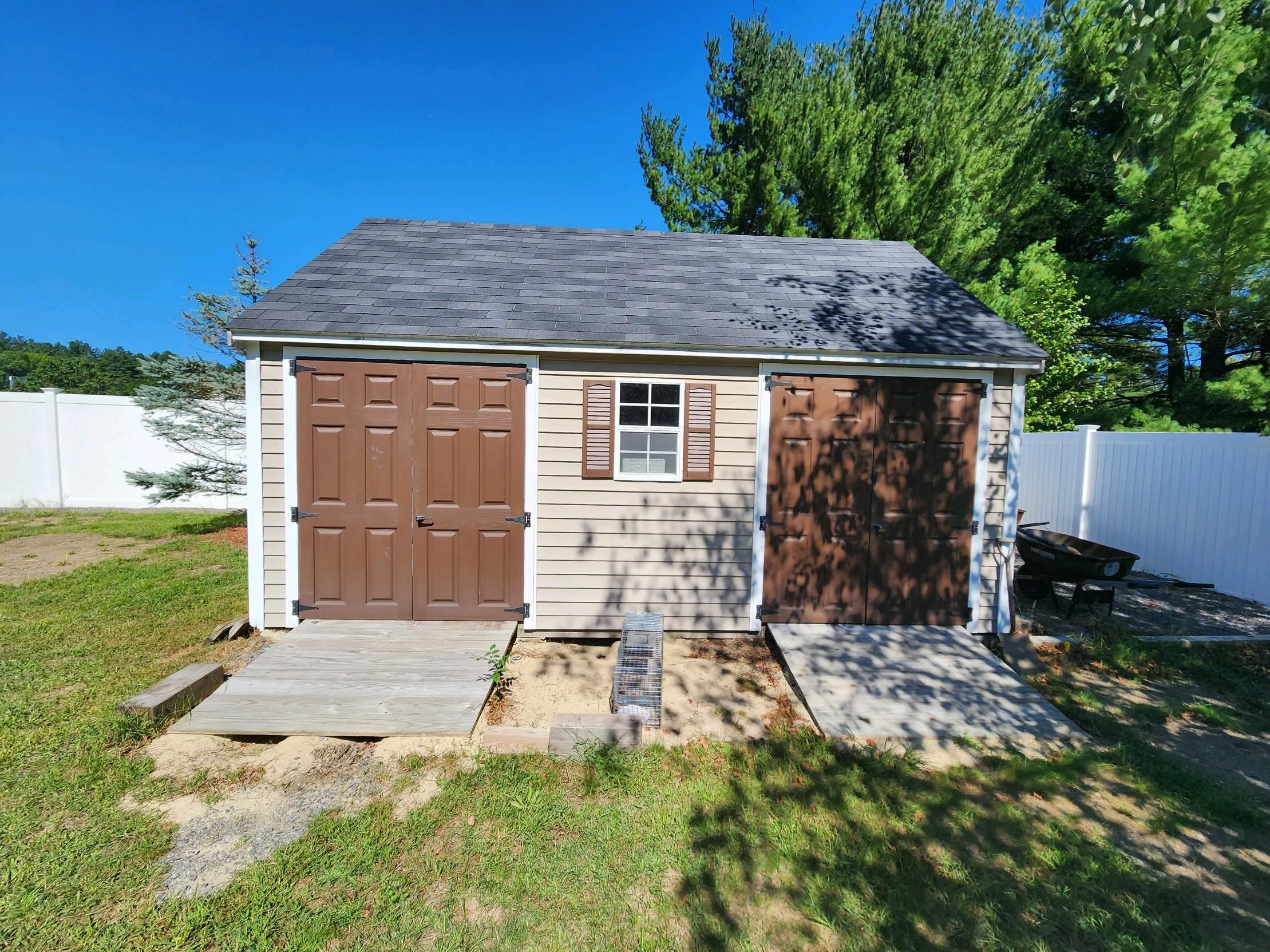 129 Pine Hill Road Nashua, NH 03063 - Photo 3 of 32