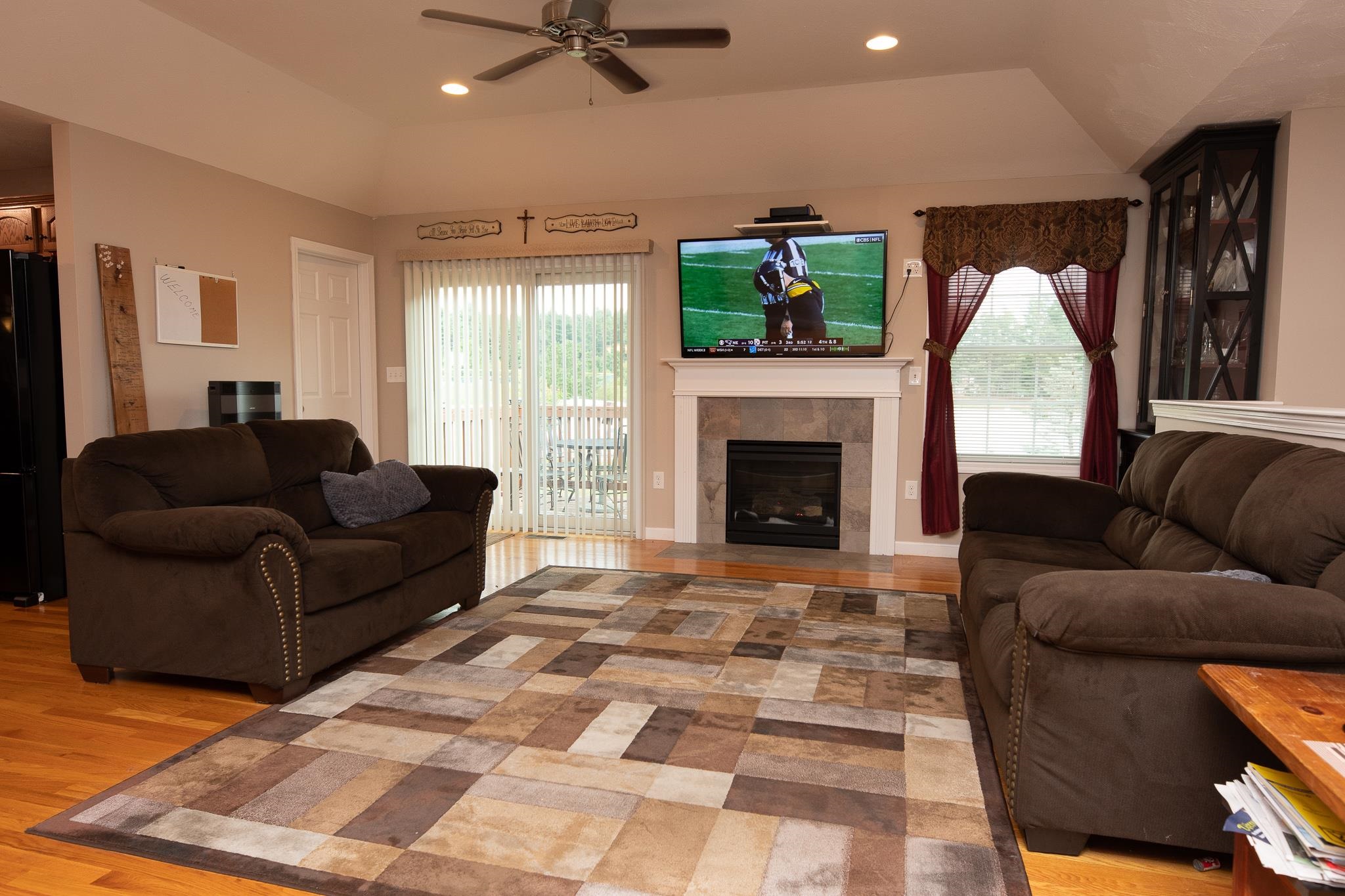 129 Pine Hill Road Nashua, NH 03063 - Photo 6 of 32