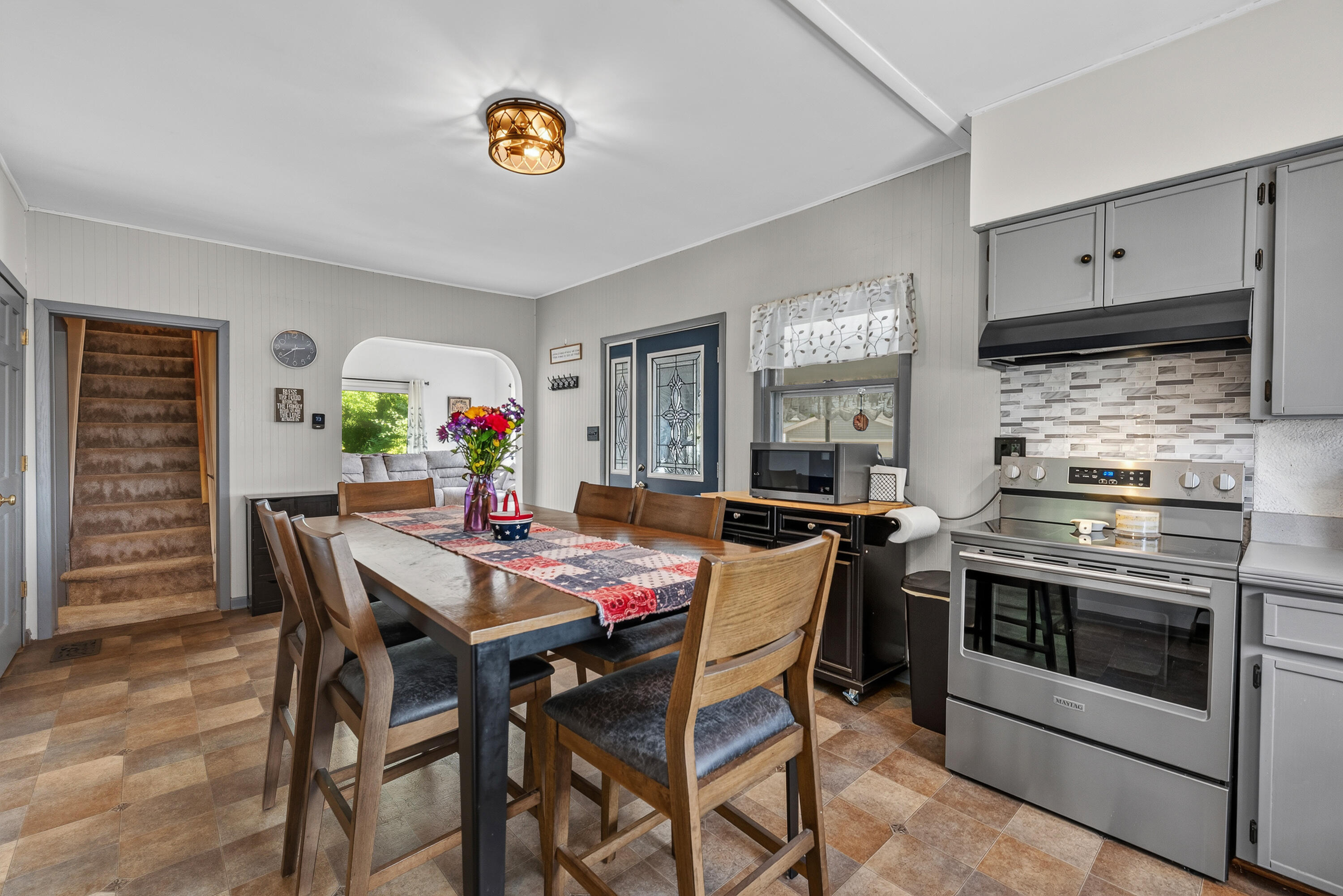 Dining/Kitchen