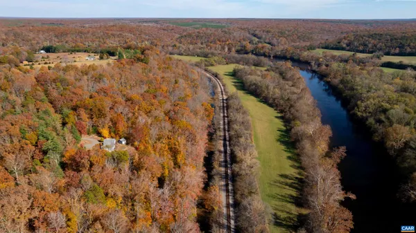 $449,000 | 125 Riverbreeze Court, Howardsville, VA 24562