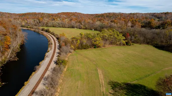 $449,000 | 125 Riverbreeze Court, Howardsville, VA 24562