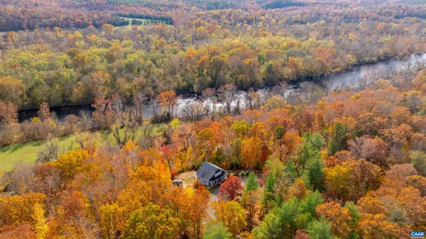 $449,000 | 125 Riverbreeze Court, Howardsville, VA 24562