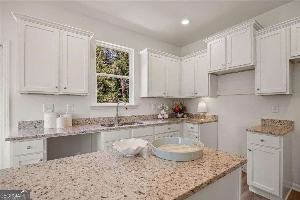 2561 Riverside Court Northeast Conyers, GA 30013 - Photo 12 of 37