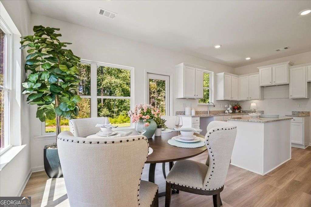 2561 Riverside Court Northeast Conyers, GA 30013 - Photo 14 of 37