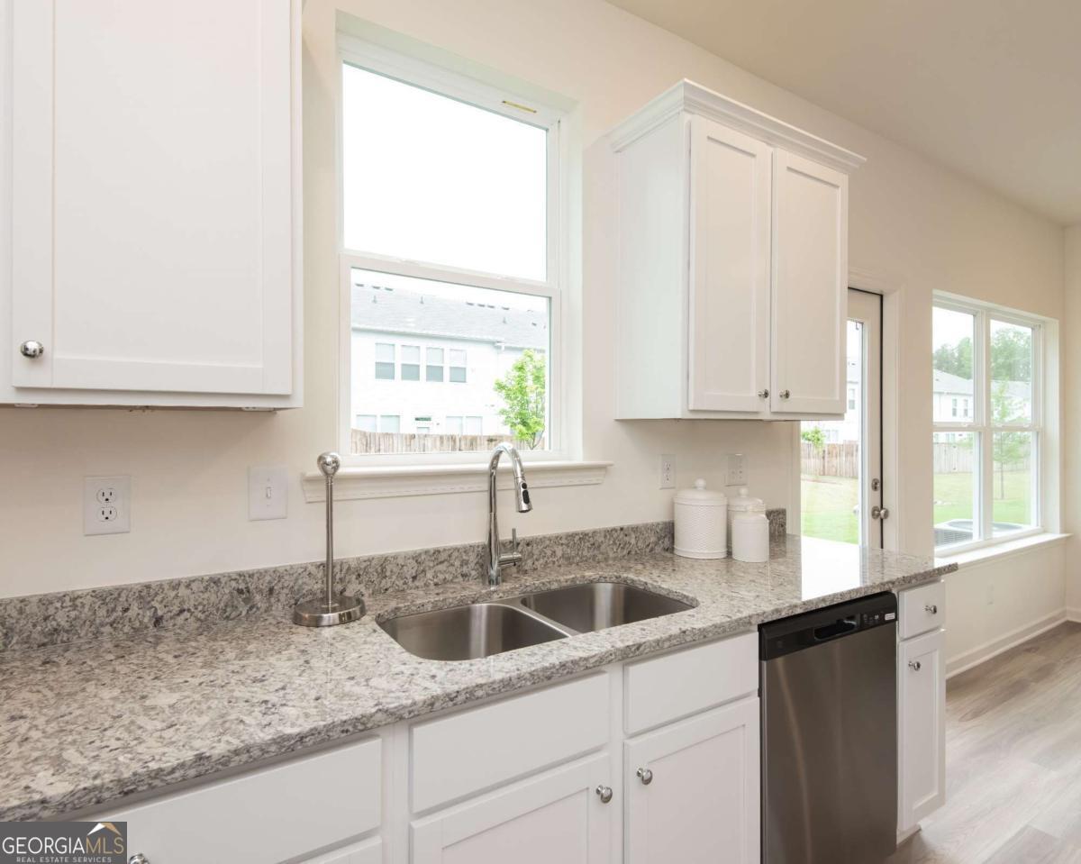 2561 Riverside Court Northeast Conyers, GA 30013 - Photo 15 of 37