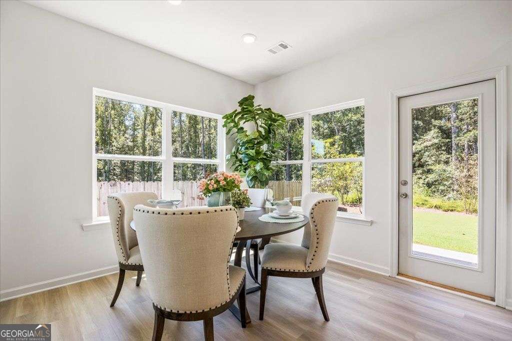 2561 Riverside Court Northeast Conyers, GA 30013 - Photo 10 of 37