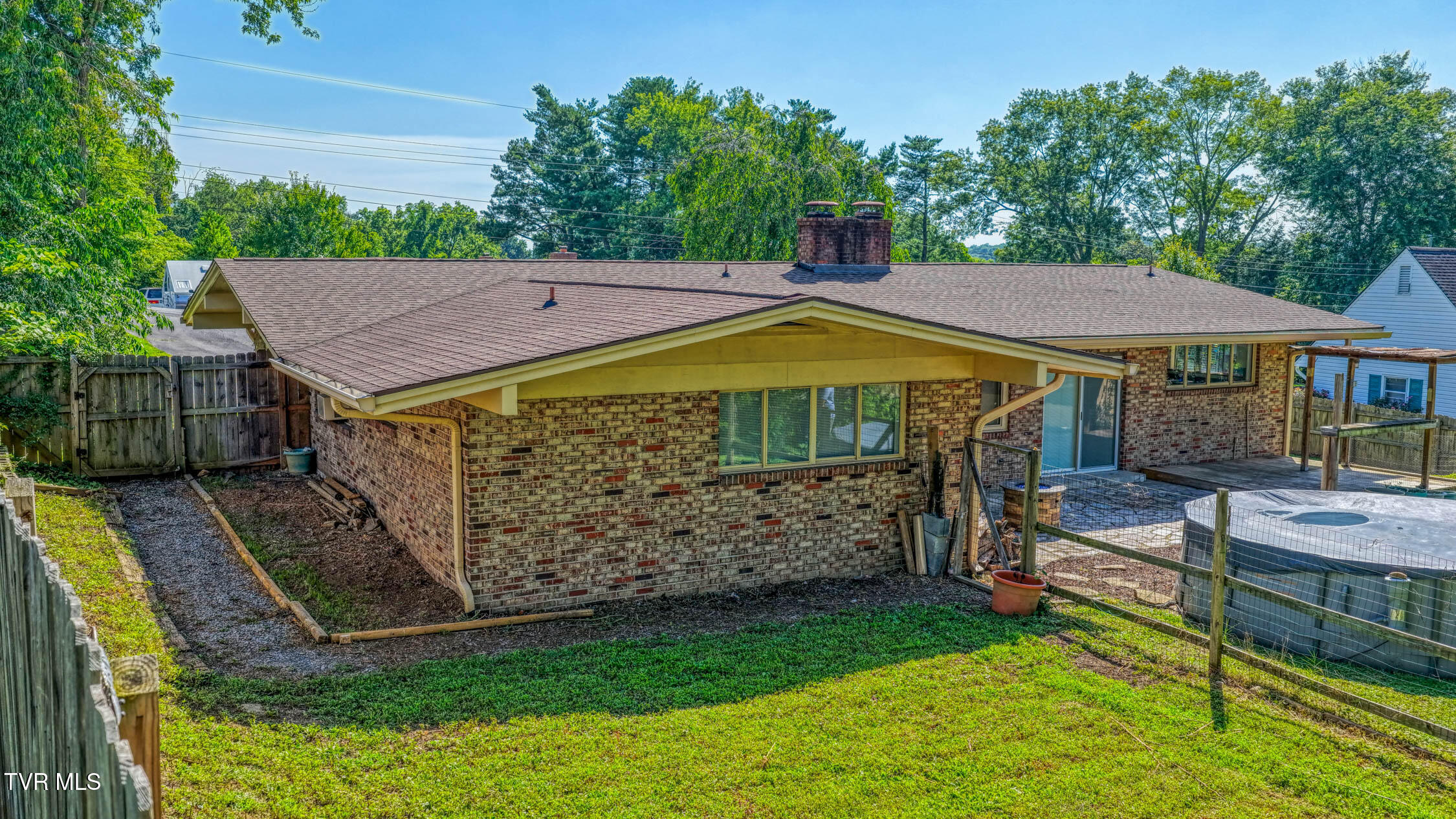 2136 Heatherly Road Kingsport, TN 37660 - Photo 4 of 51 2136 Heatherly. Kpt MLSa (17 of 32)