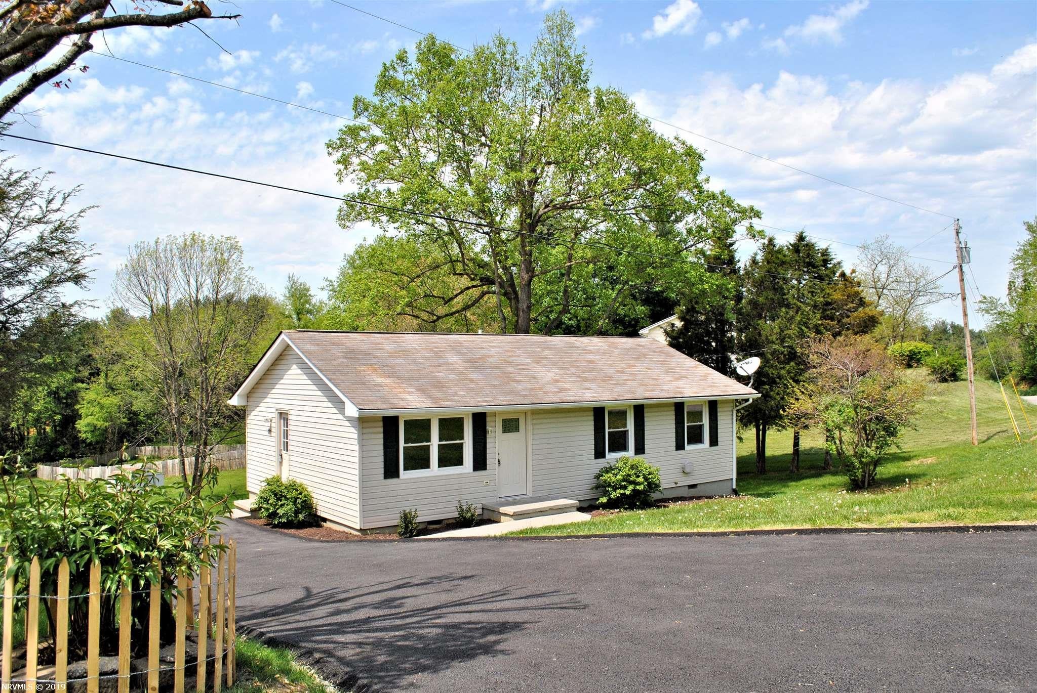 929 Switchback Road Christiansburg, VA 24073 - Photo 1 of 27 Gallery Image 1