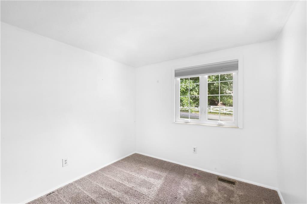 230 Dodd Drive Washington, PA 15301 - Photo 24 of 49 an empty room with a window