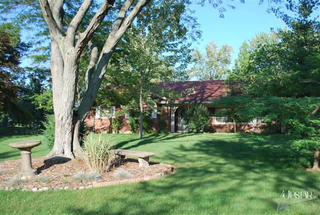 8646 Auburn Road Fort Wayne, IN 46825 - Photo 1 of 29