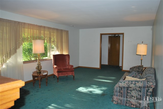 8646 Auburn Road Fort Wayne, IN 46825 - Photo 3 of 29