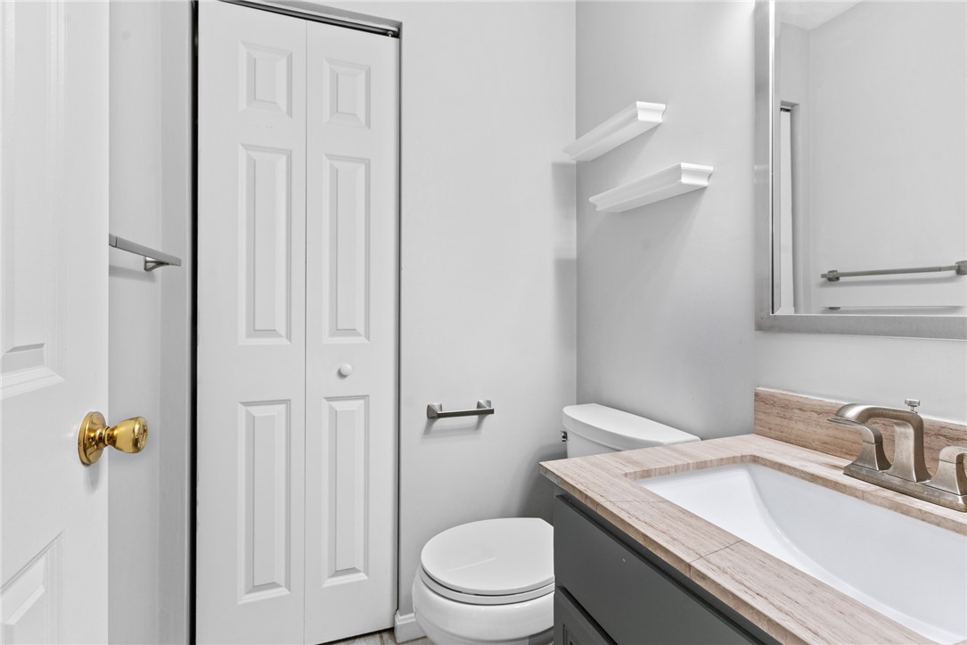 5 Wake Robin Road, Unit 3401 Lincoln, RI 02865 - Photo 23 of 39 1st Floor Half Bath