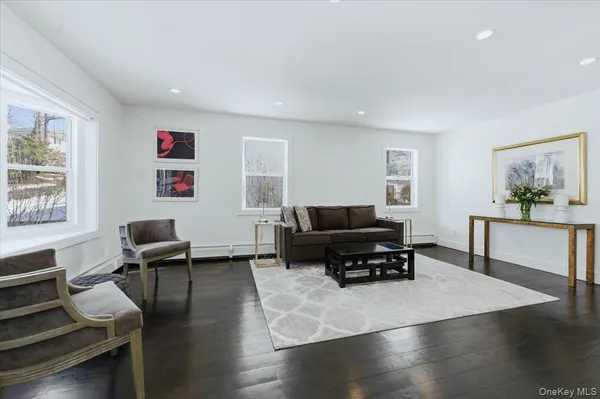 $1,495,000 | 4 Lawrence Place, Pelham, NY 10803