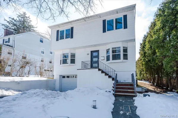 $1,495,000 | 4 Lawrence Place, Pelham, NY 10803