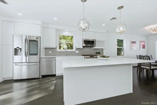 $1,495,000 | 4 Lawrence Place, Pelham, NY 10803