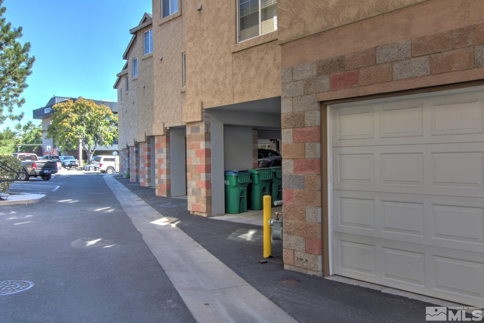 421 Holcomb Avenue Reno, NV 89502 - Photo 5 of 8 a view of a brick house with a street