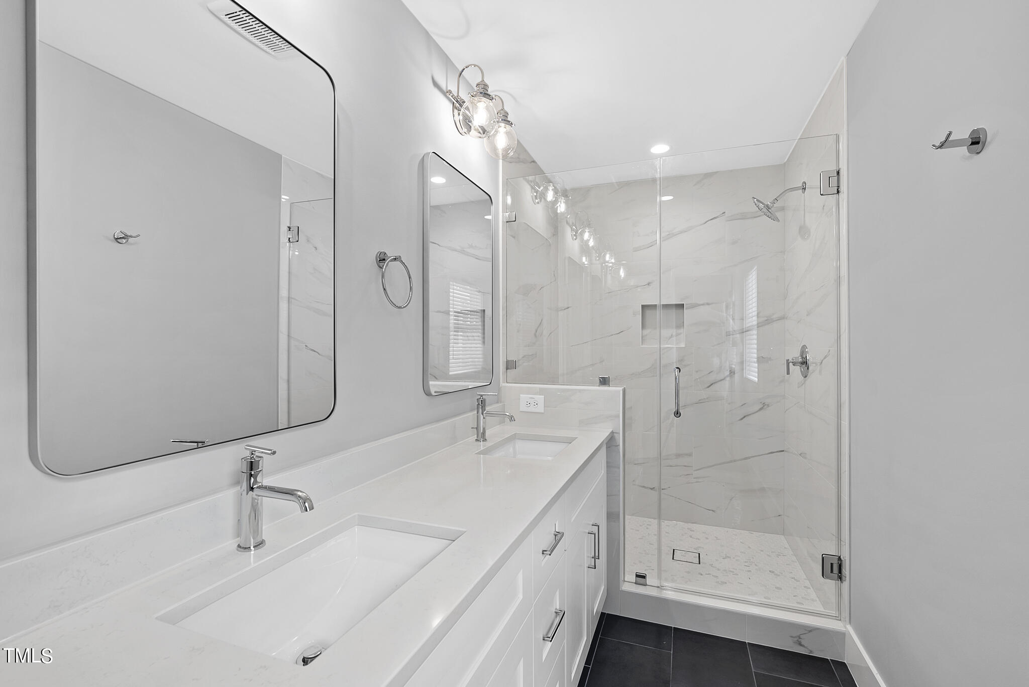208.5 Grand Avenue Raleigh, NC 27606 - Photo 16 of 24 DSC05371