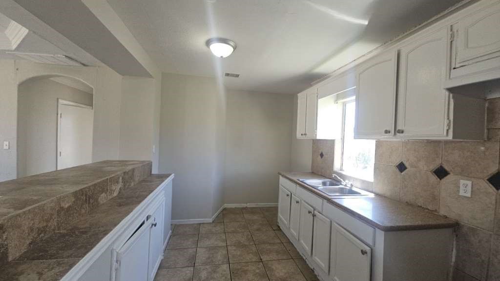 2301 Caplin Street Houston, TX 77026 - Photo 5 of 10