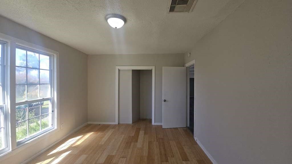 2301 Caplin Street Houston, TX 77026 - Photo 7 of 10