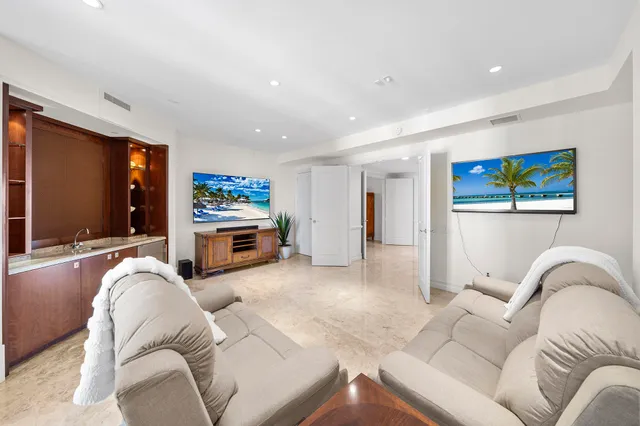 $10,500,000 | 2700 North Ocean Drive, Unit 902A, Riviera Beach, FL 33404