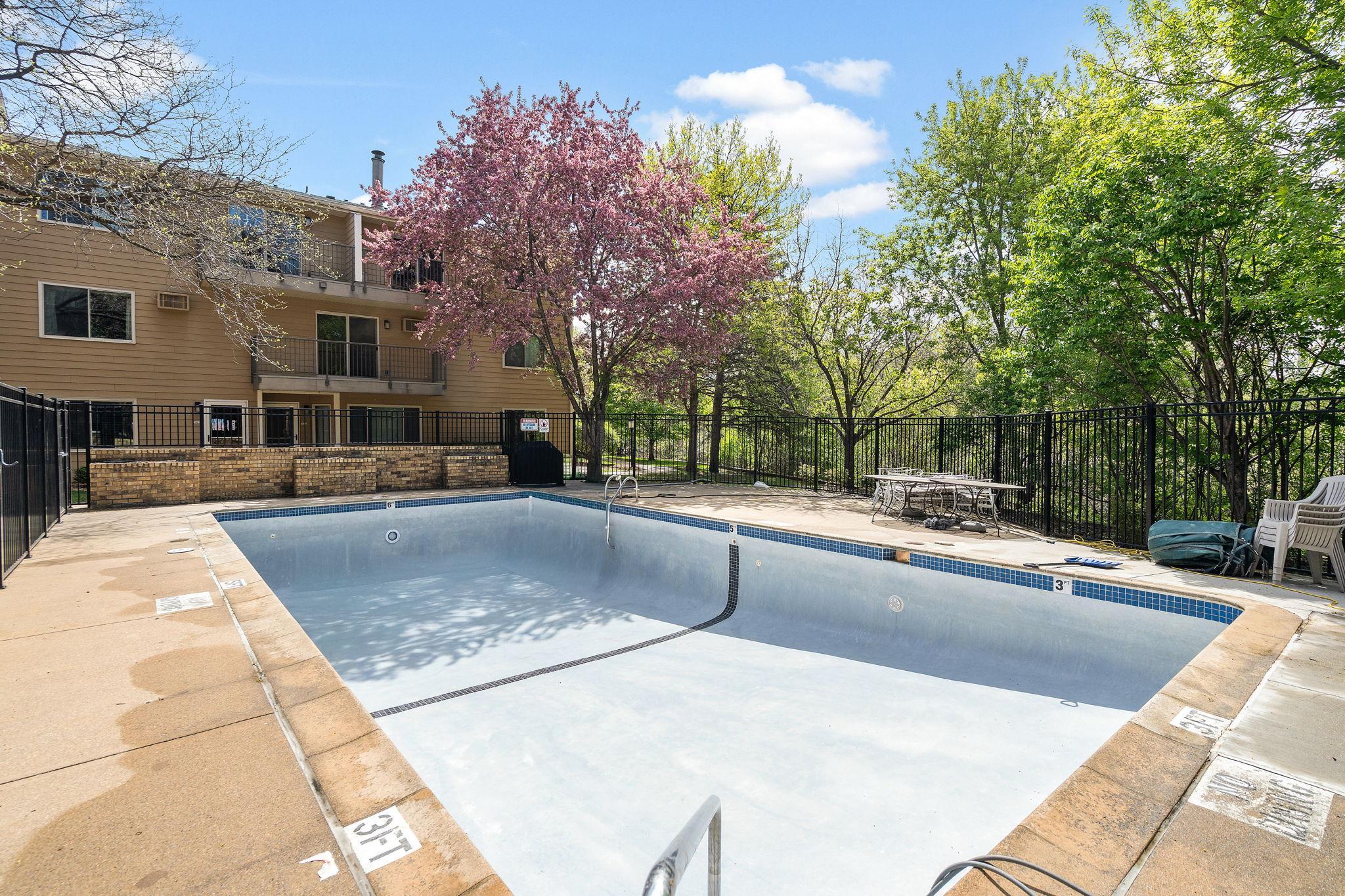 2210 Ridge Drive, Unit 31 St. Louis Park, MN 55416 - Photo 18 of 22