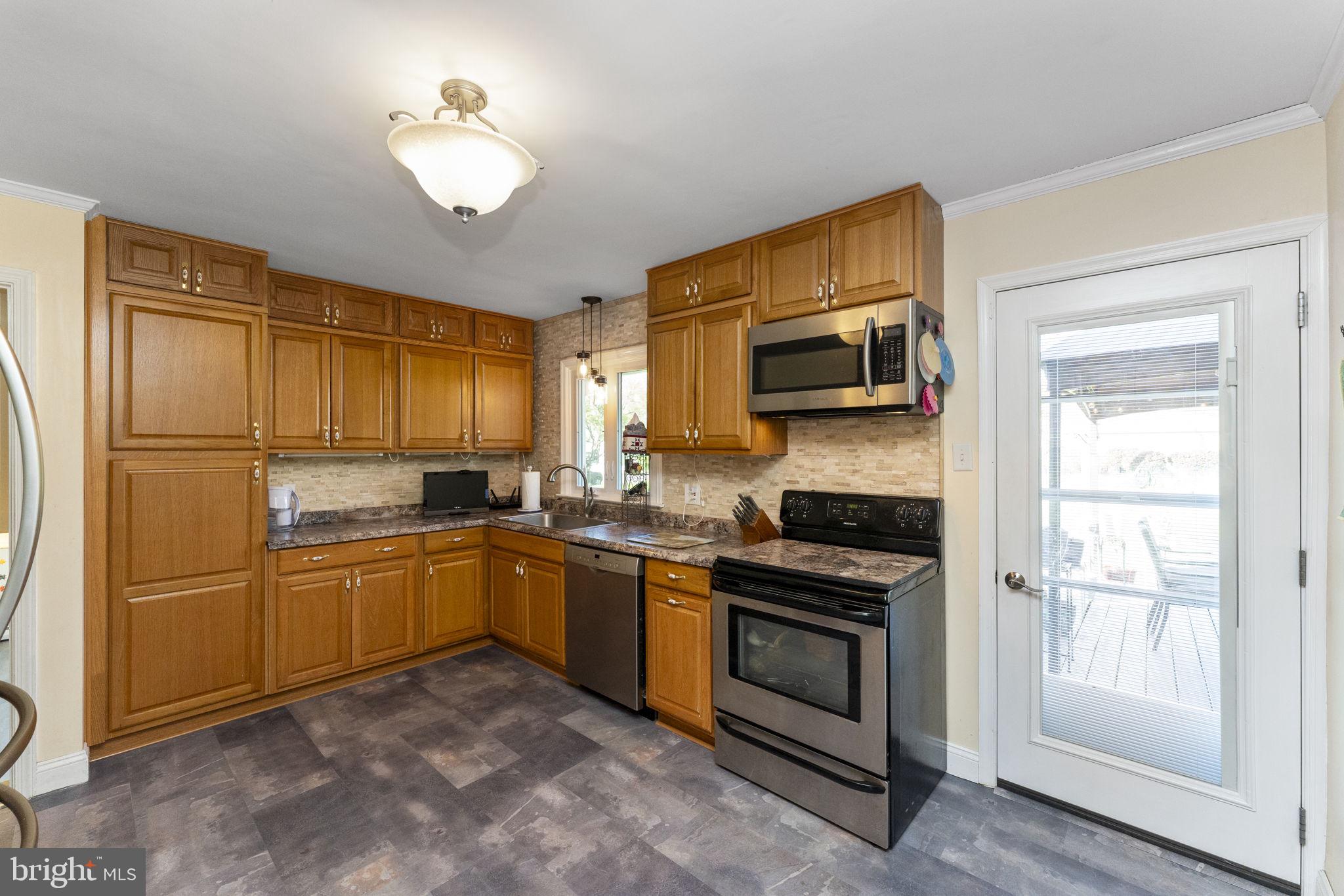 917 Kenny Road Pottstown, PA 19464 - Photo 11 of 34 Kitchen