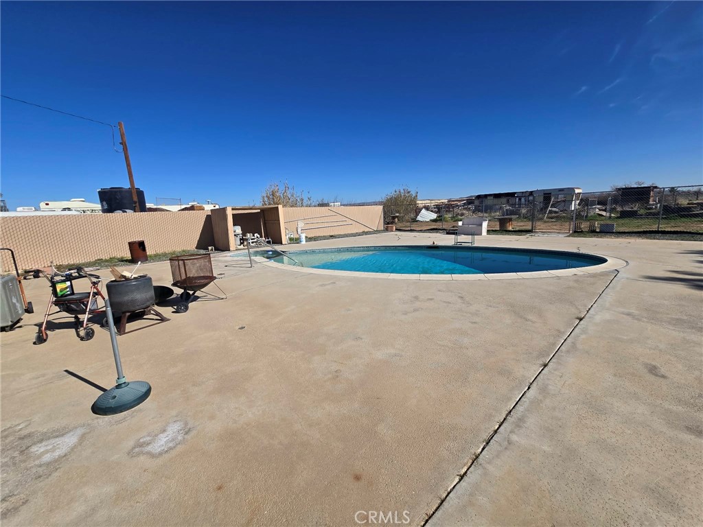 36827 Hidden River Road Hinkley, CA 92347 - Photo 17 of 19 Pool/jacuzzi.