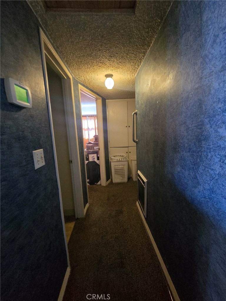 36827 Hidden River Road Hinkley, CA 92347 - Photo 10 of 19 Hallwayu.