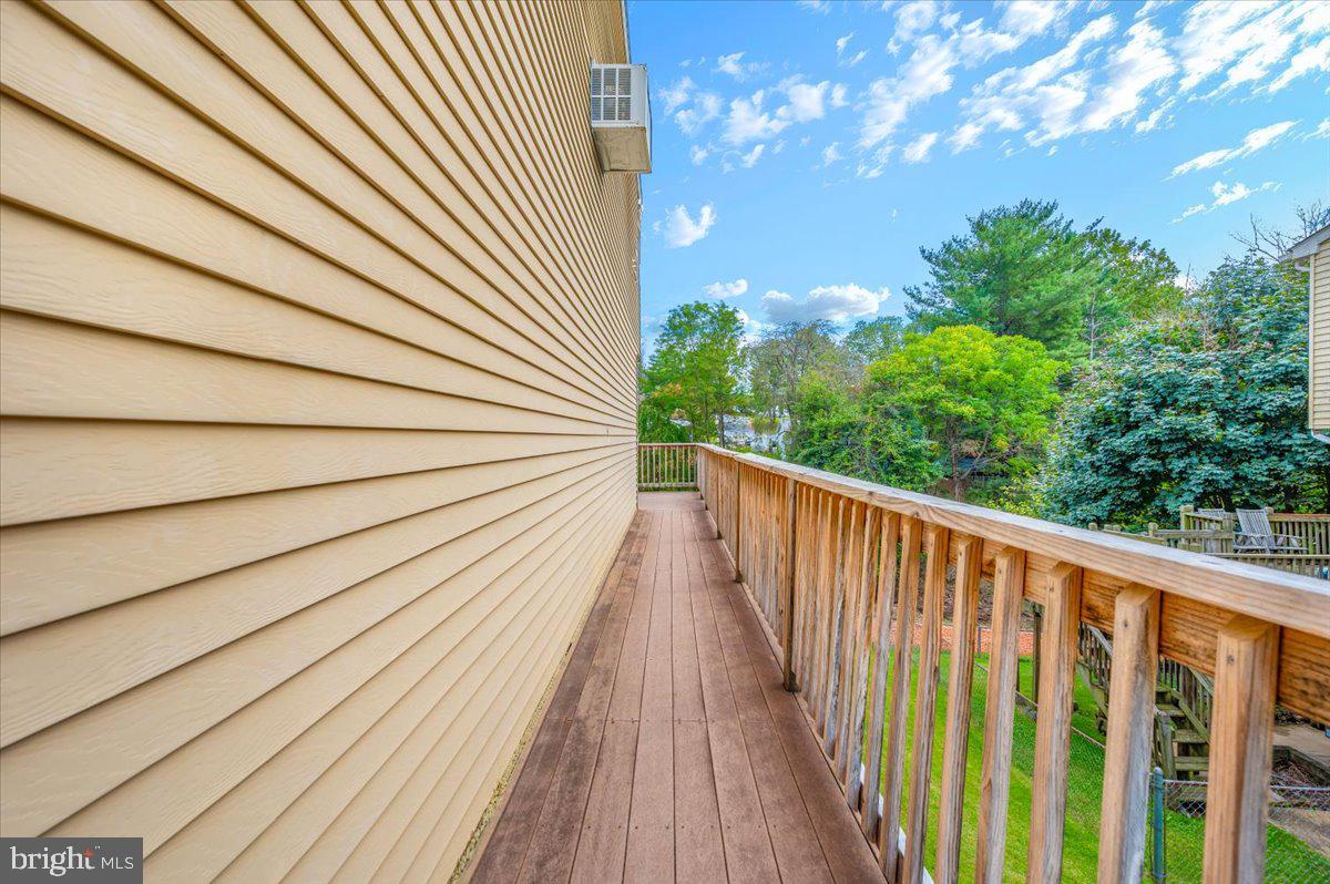 52 Wenner Drive Brunswick, MD 21716 - Photo 45 of 55 a view of balcony with wooden floor and fence
