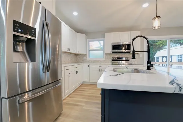 $299,875 | 5221 Northeast 39th Street, Kansas City, MO 64117