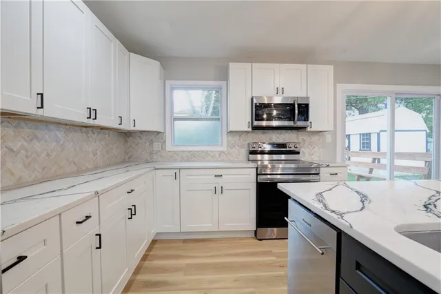 $299,875 | 5221 Northeast 39th Street, Kansas City, MO 64117