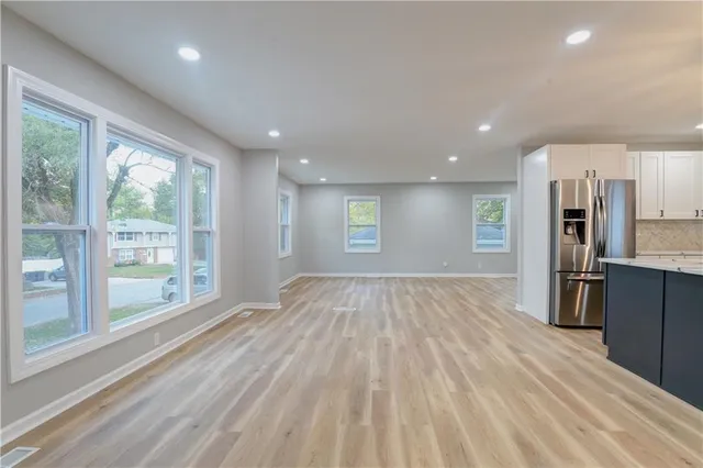 $299,875 | 5221 Northeast 39th Street, Kansas City, MO 64117