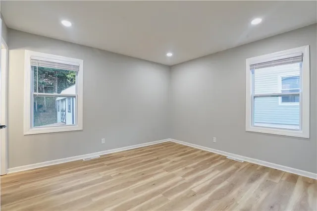 $299,875 | 5221 Northeast 39th Street, Kansas City, MO 64117