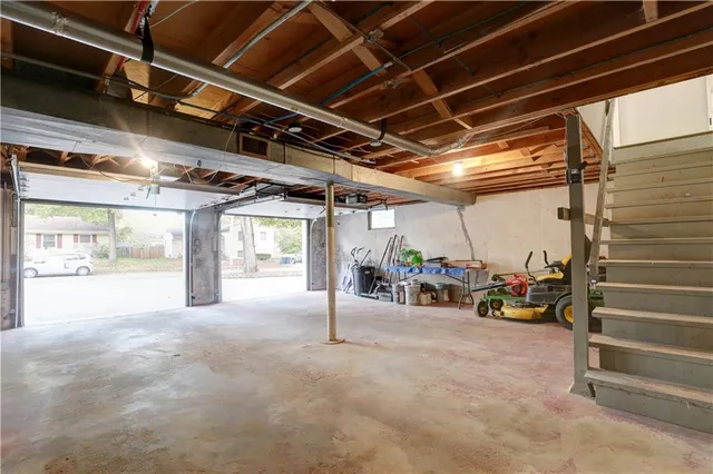 $299,875 | 5221 Northeast 39th Street, Kansas City, MO 64117