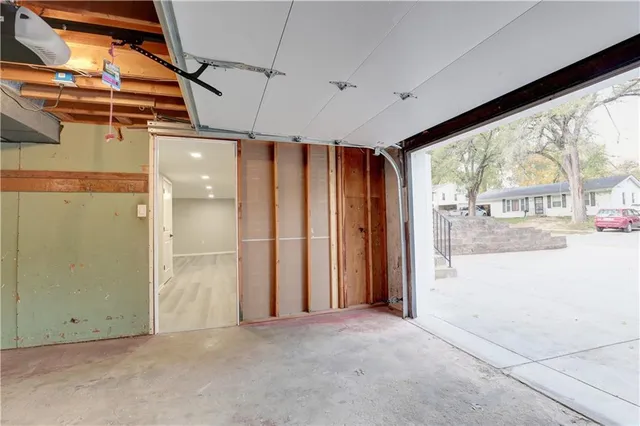 $299,875 | 5221 Northeast 39th Street, Kansas City, MO 64117